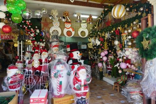 バンコクのクリスマス工場。